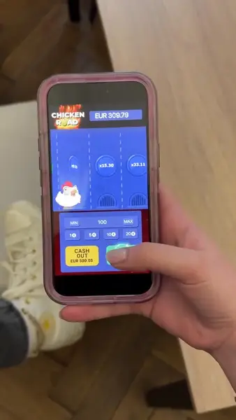 Кадр рекламы Chicken Road 2