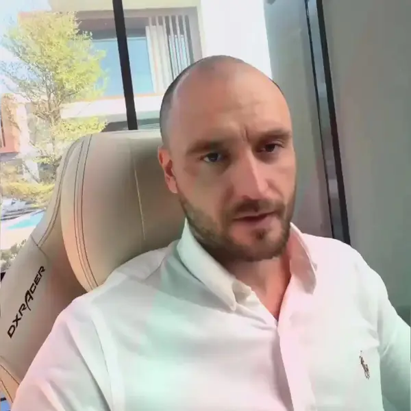 Кадр рекламы Jacob Pettoruto Buczik