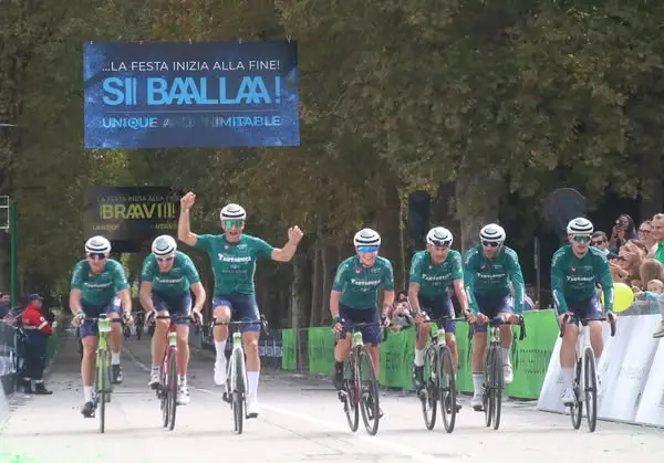 Кадр рекламы Prosecco Cycling in Valdobbiadene