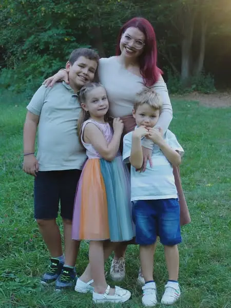 Кадр рекламы Georgeana Rotaru