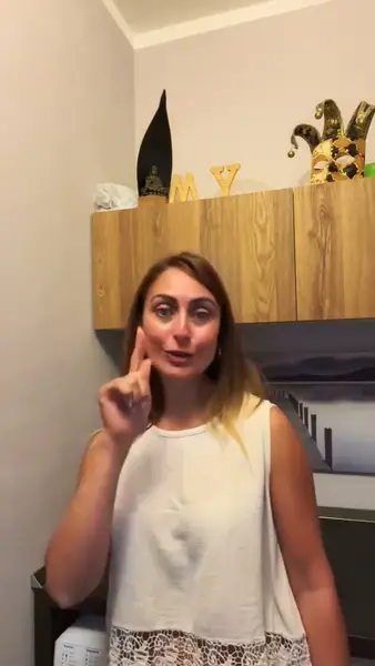 Кадр рекламы Madison Hughes Miyah