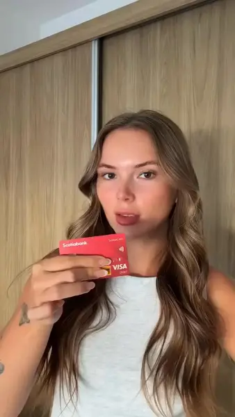 Кадр рекламы B Kayla Otlowski