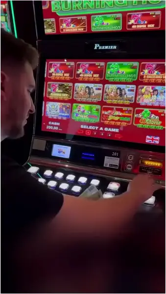 Кадр рекламы Play and Win
