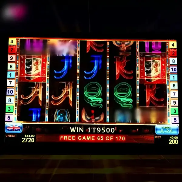 Кадр рекламы R Go Go