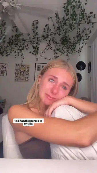 Кадр рекламы Isla Taylor