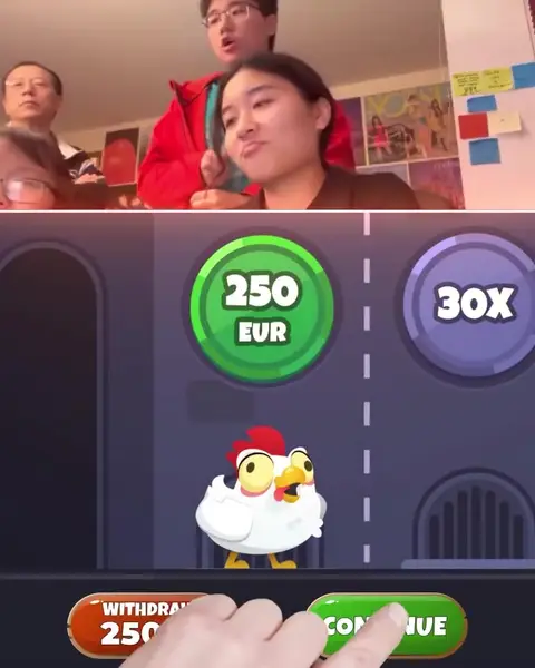 Кадр рекламы Chicken Play