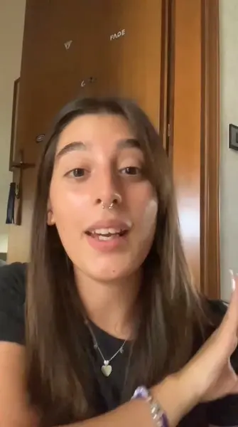 Кадр рекламы Poooooop