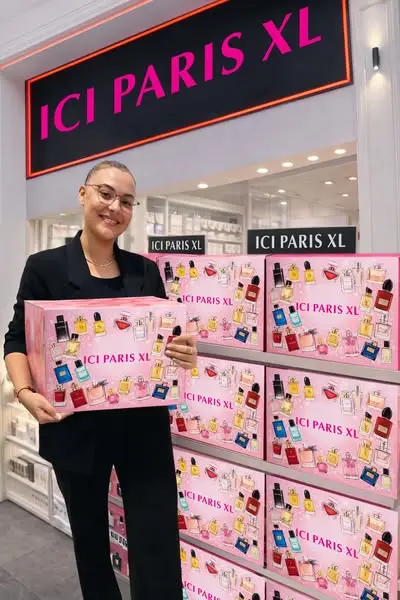 Кадр рекламы Mini Parfume