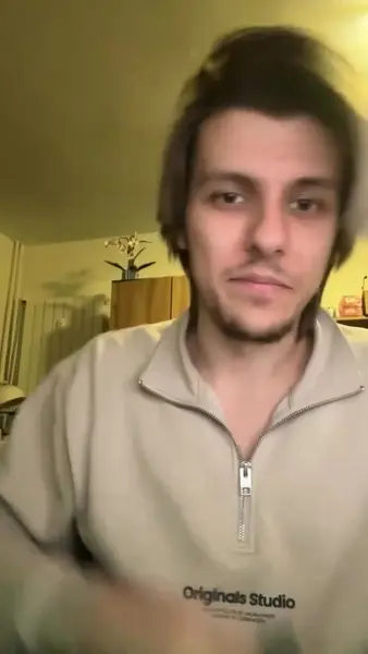 Кадр рекламы Play Online