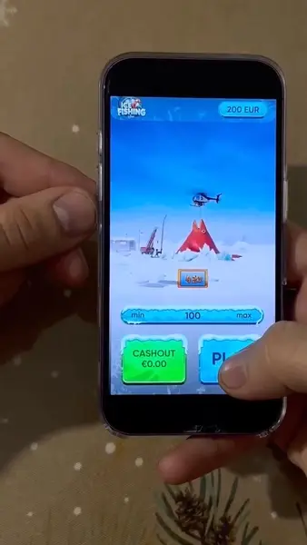 Кадр рекламы Ice Fishing Casino