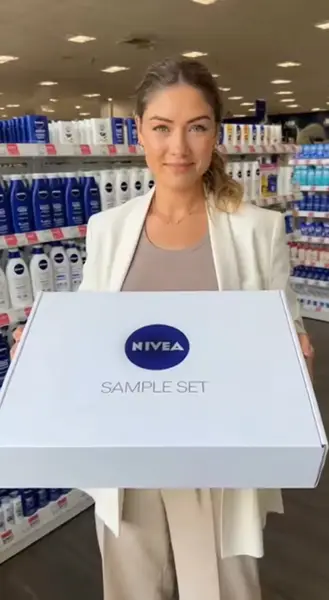 Кадр рекламы Care Beauty