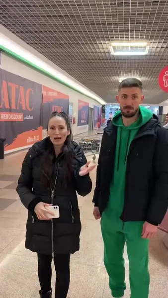 Кадр рекламы Go Go Chick