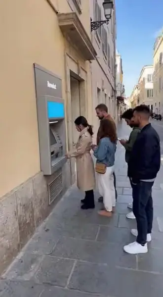 Кадр рекламы Μαρία Παπαδοπούλου
