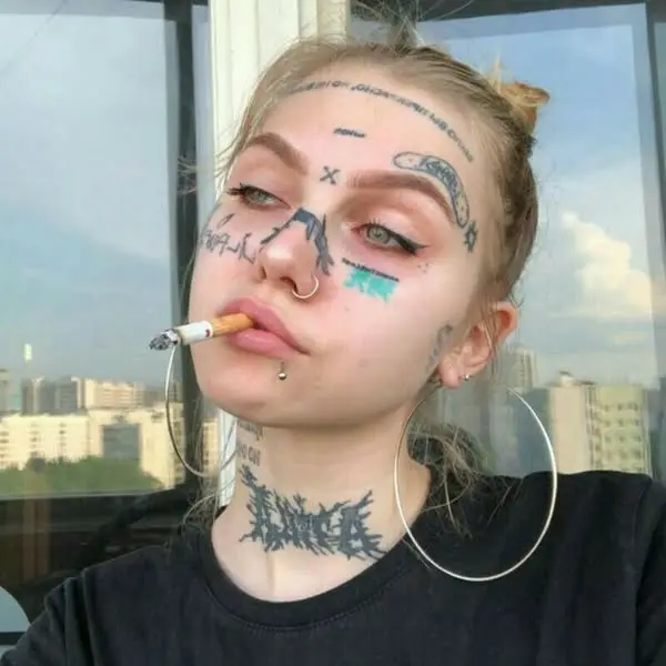 Кадр рекламы Julie Bernard