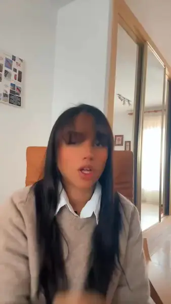Кадр рекламы Hergenrother Reese Molly