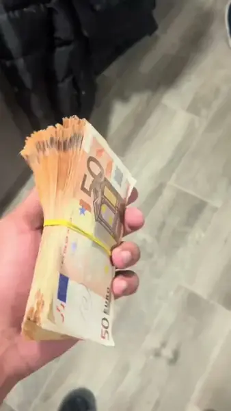 Кадр рекламы Corey Bourdeau Beck