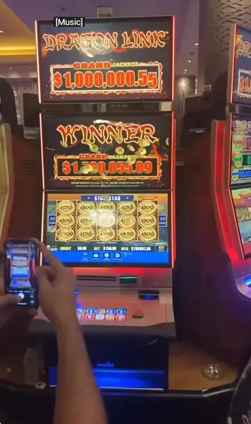 Кадр рекламы Top Slot Coin