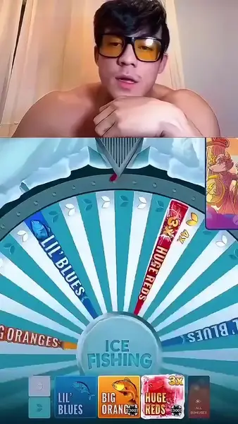 Кадр рекламы Top Games