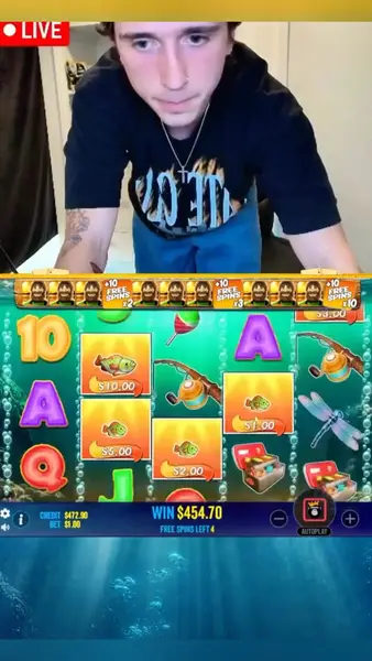 Кадр рекламы Royal Slot
