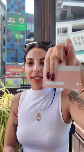 Кадр рекламы Stephanie Nicole Goff