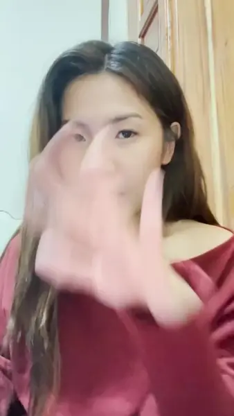 Кадр рекламы Lenora Mendez
