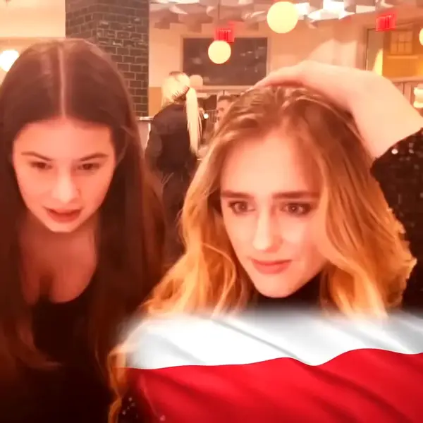 Кадр рекламы Knitsch