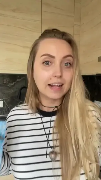 Кадр рекламы Banks Abigail Brittany