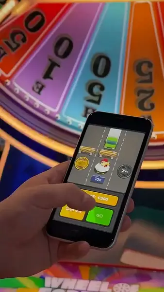 Кадр рекламы Play now
