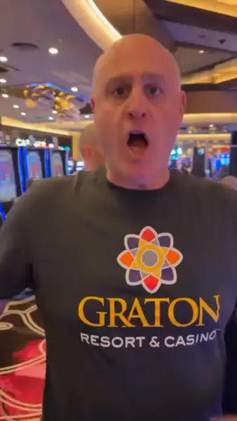 Кадр рекламы Dragon Link Casino