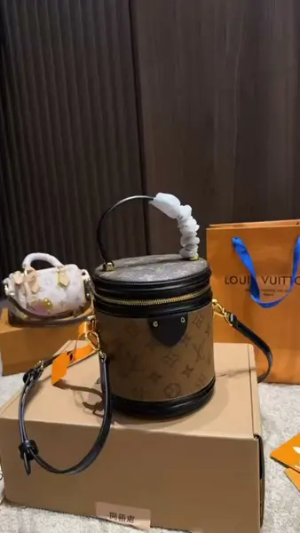Кадр рекламы 绿春桥诚商贸有限公司