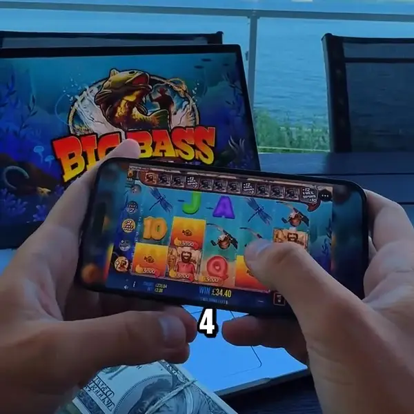 Кадр рекламы Royal Slot