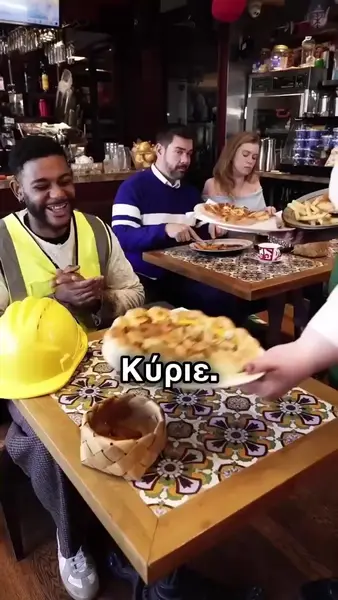 Кадр рекламы KreativeKitchen