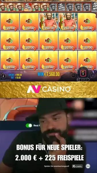 Кадр рекламы Play Online