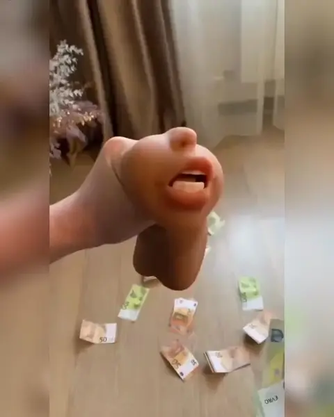 Кадр рекламы Chicken Game