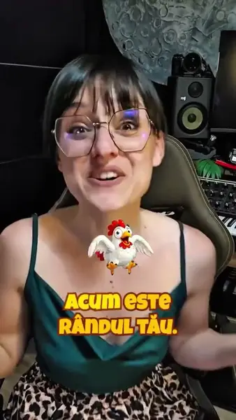 Кадр рекламы Leslie Chris Patricia