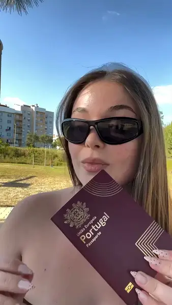 Кадр рекламы Ryan Isabel Loy