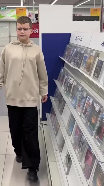 Кадр рекламы Kelli Horton