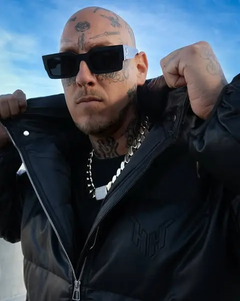 Кадр рекламы Hood Hero
