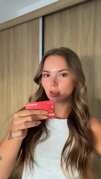 Кадр рекламы Nicky Cambria Glasser