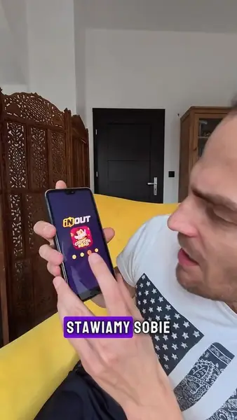 Кадр рекламы 𝐄𝐱𝐭𝐫𝐞𝐦𝐞 𝐅𝐚𝐜𝐭𝐬