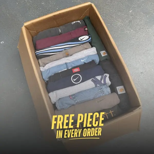 Кадр рекламы EV’s clothing boxes
