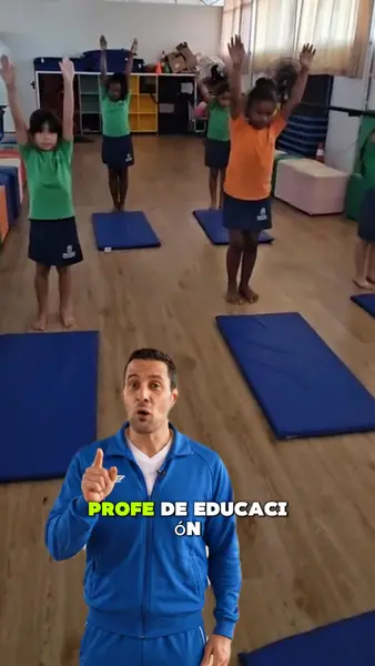 Кадр рекламы Combo Educacion