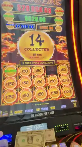 Кадр рекламы Dragon Link Casino
