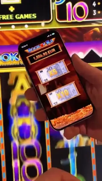 Кадр рекламы Book of Ra