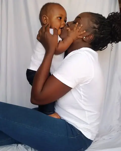 Кадр рекламы Aisha Mwangi