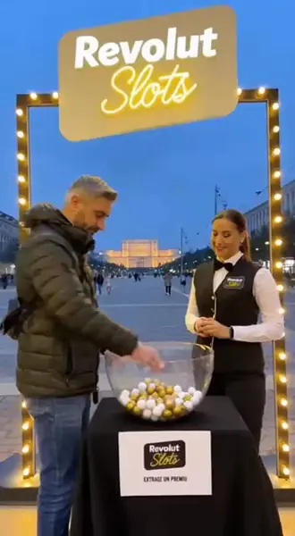 Кадр рекламы Golden Spin Club