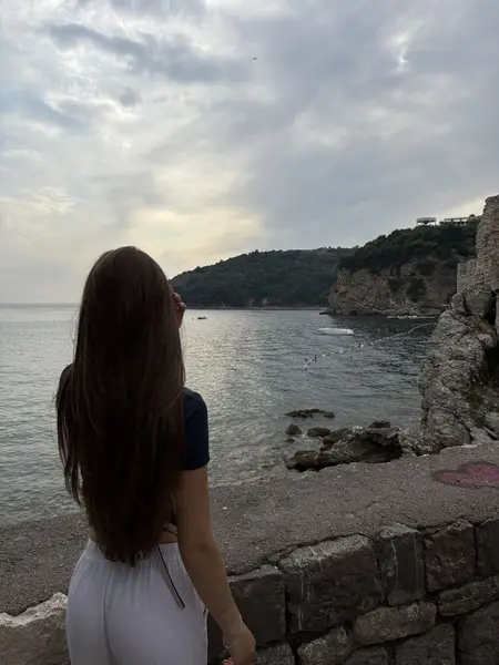 Кадр рекламы Élodie Kante