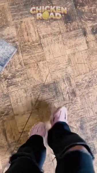 Кадр рекламы Drop Chicken