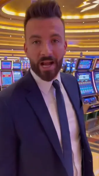 Кадр рекламы Casino Loutraki: - Ανάπτυξη