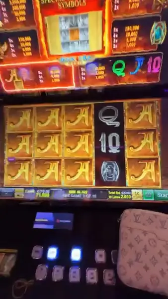 Кадр рекламы Play Zone